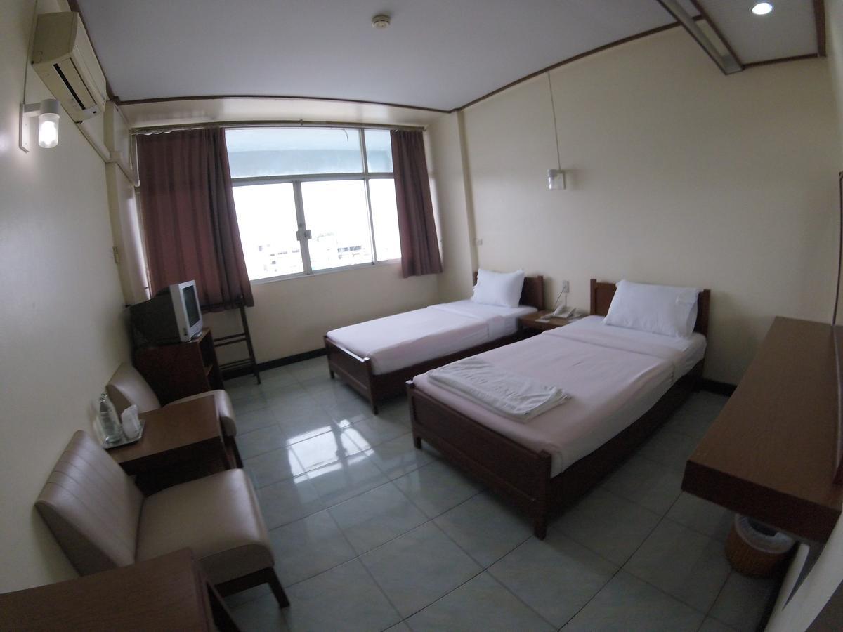 Tapee Hotel Surat Thani Extérieur photo